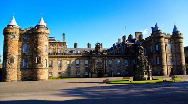 İstanbuldan Edinburgha 199 dolara uçak bileti